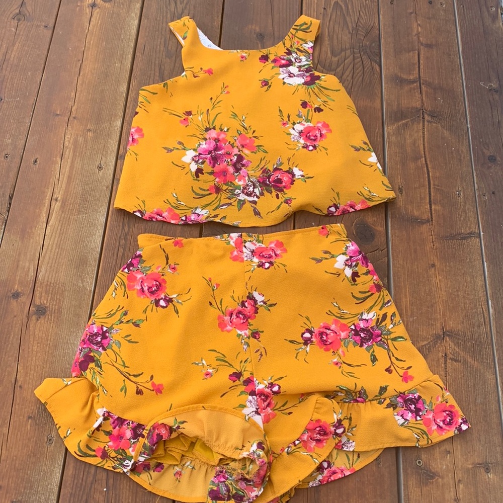 Tank top and shorts floral set